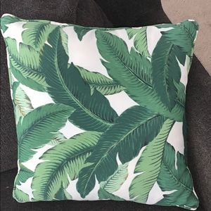 THROW PILLOW